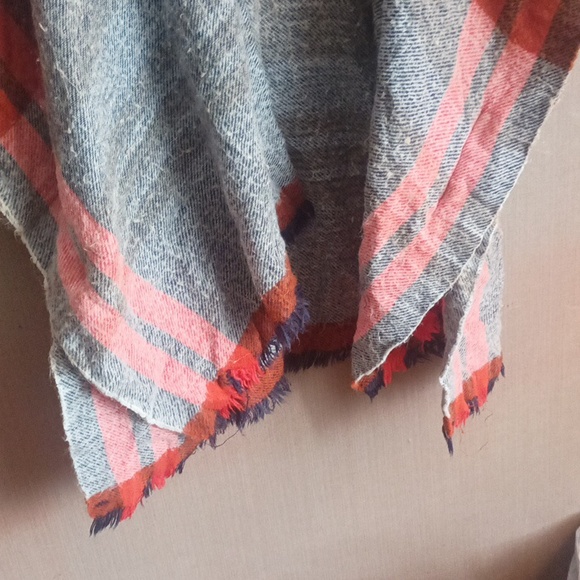 Universal Thread one size cover up - Picture 4 of 5